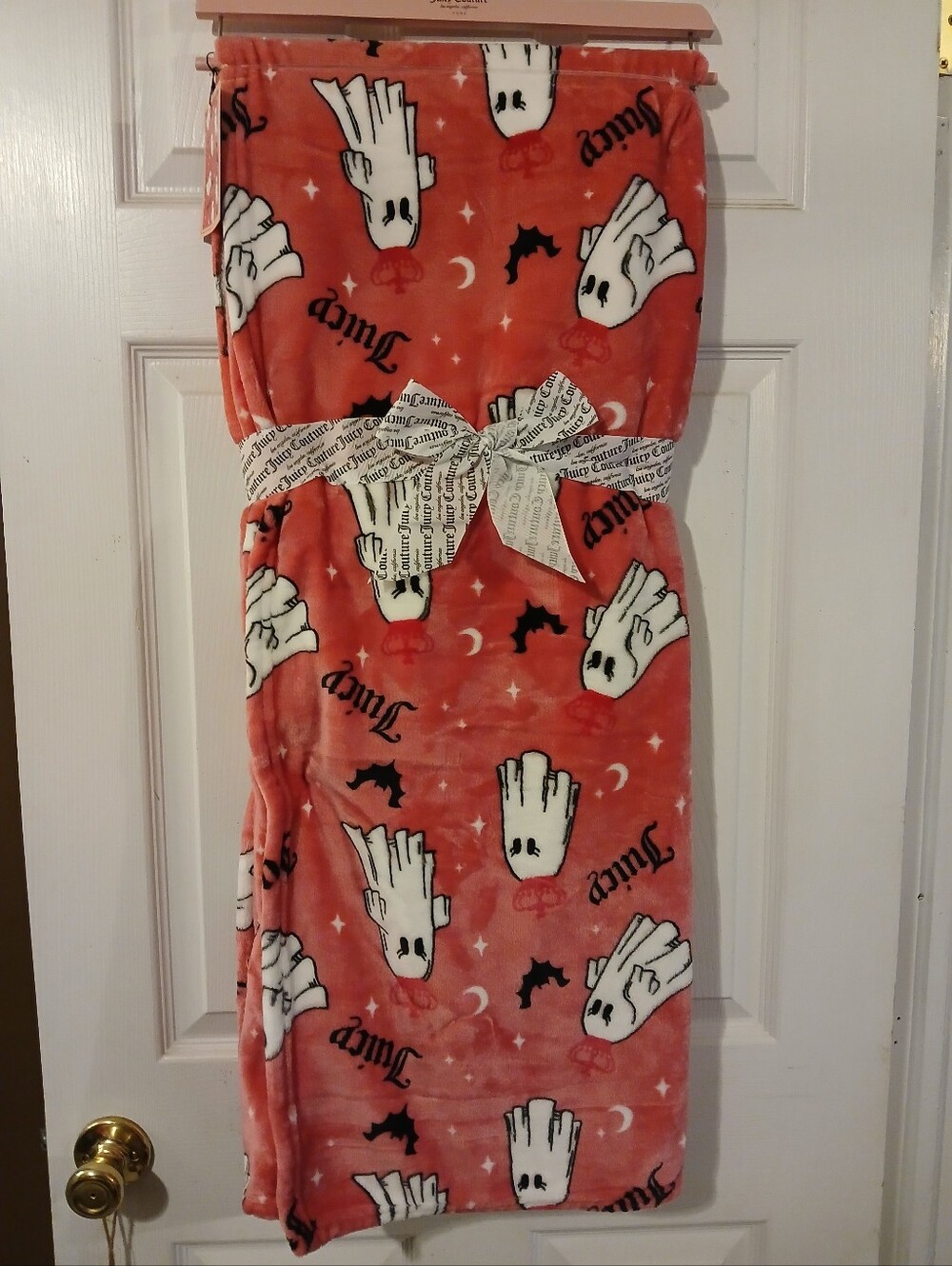 Juicy Couture NWT Plush Throw -Ghosts